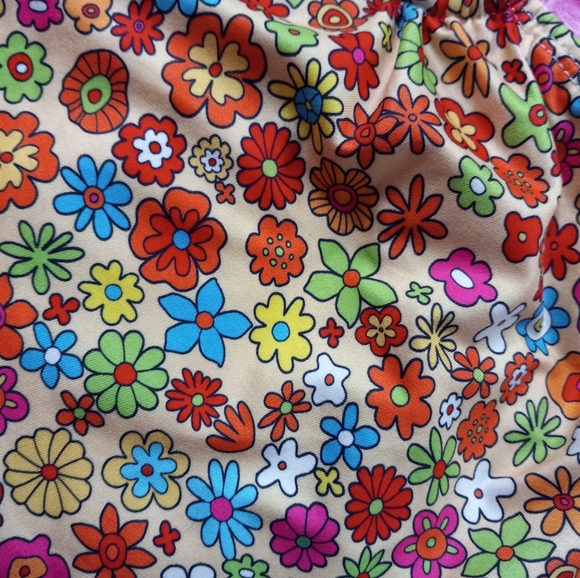 Retro "flower power" boho hippy curve plus cute crop top! - Picture 2 of 3